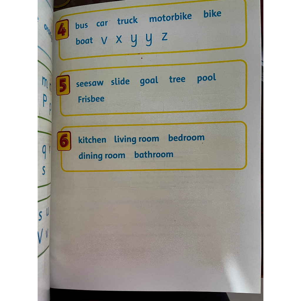 BỘ 2 CUỐN FAMILY AND FRIENDS 1. TẶNG KÈM BÌA BAO KIẾNG