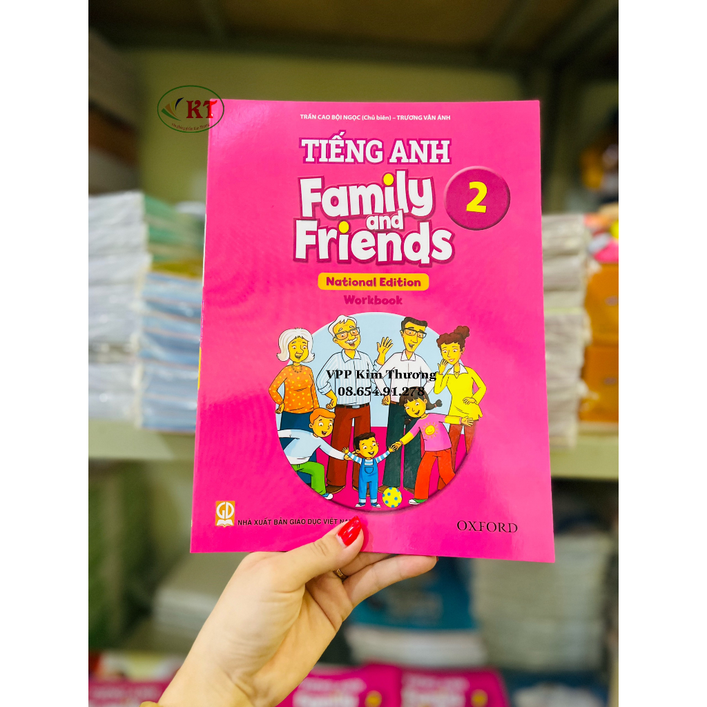 BỘ 2 CUỐN FAMILY AND FRIENDS LỚP 2. TẶNG KÈM BÌA BAO KIẾNG