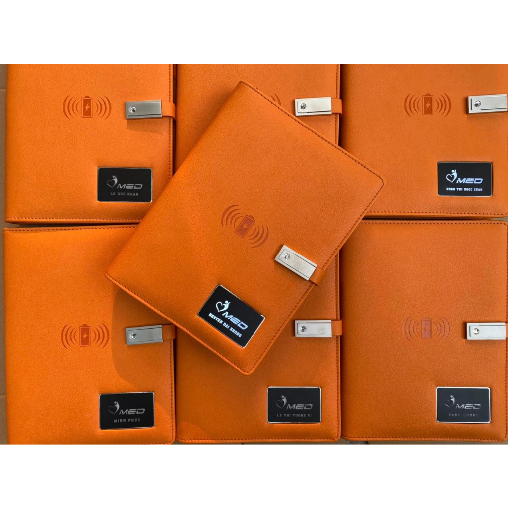 CÓ LED SÁNG TÊN RIÊNG - Sổ sạc đa năng )