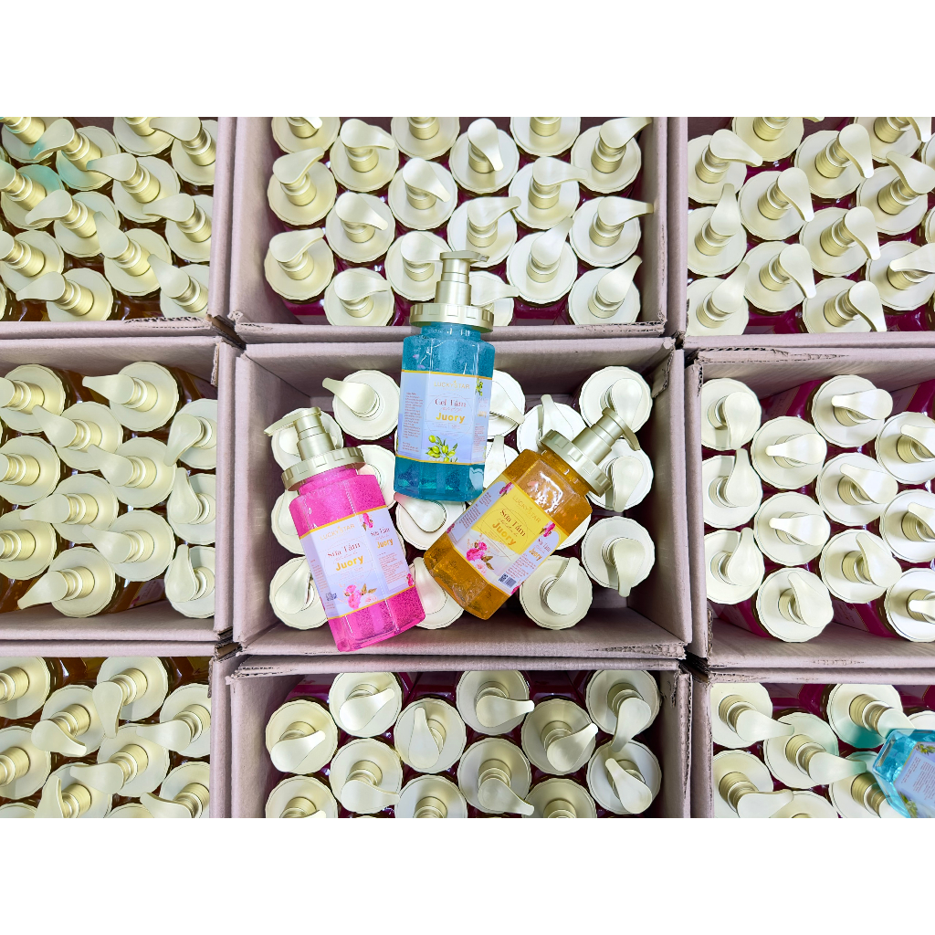 COMBO 2Chai Tặng 1Chai Sữa Tắm Cánh Hoa 520ml Lucky Star