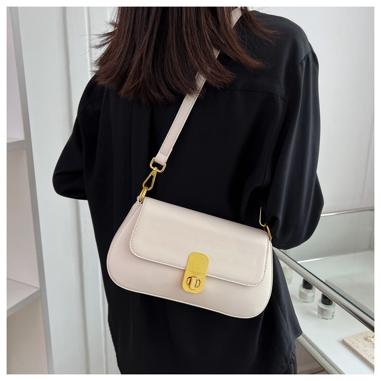 Túi đeo chéo nữ dáng bầu túi xách nữ da mịn sang chảnh MM Bags 2023
