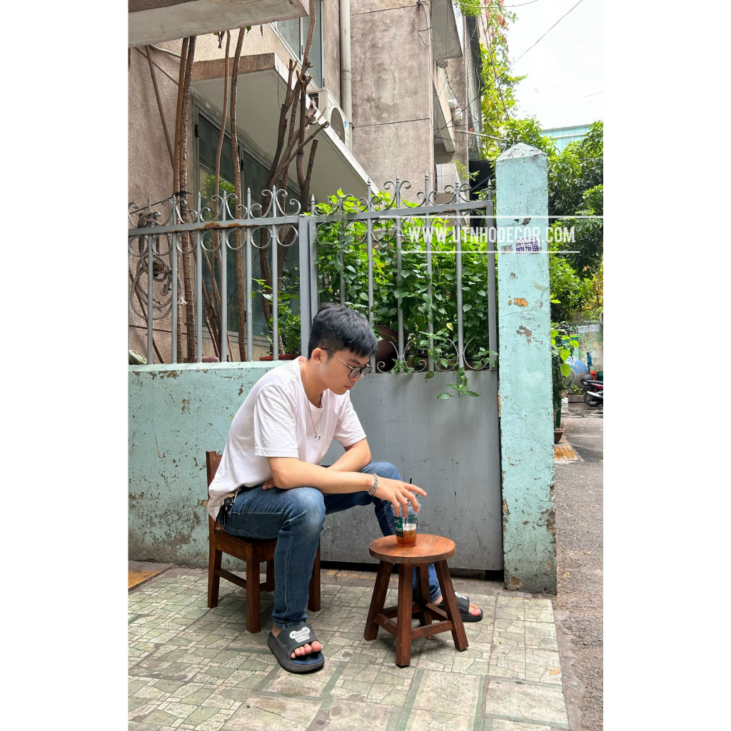 Ghế đôn gỗ mặt tròn 4 chân vuông chiều cao 30cm