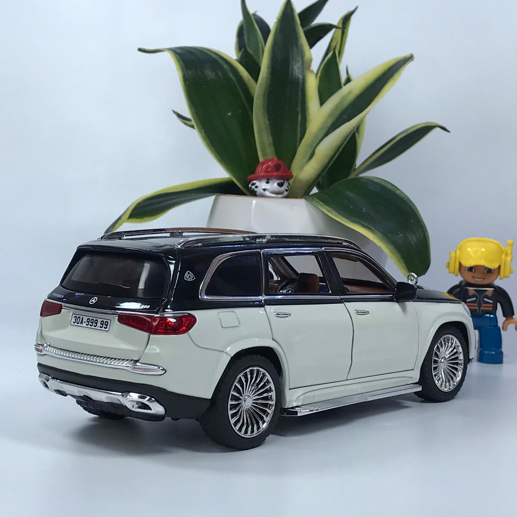 Mô hình xe Mercedes Maybach GLS600 1:24 hãng Chezhi bằng kim loại nội thất bầu trời sao