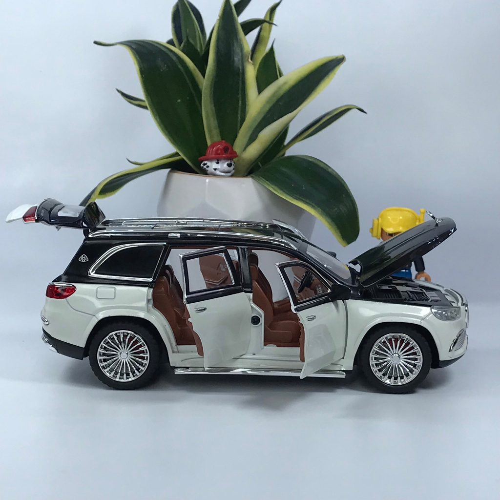 Mô hình xe Mercedes Maybach GLS600 1:24 hãng Chezhi bằng kim loại nội thất bầu trời sao