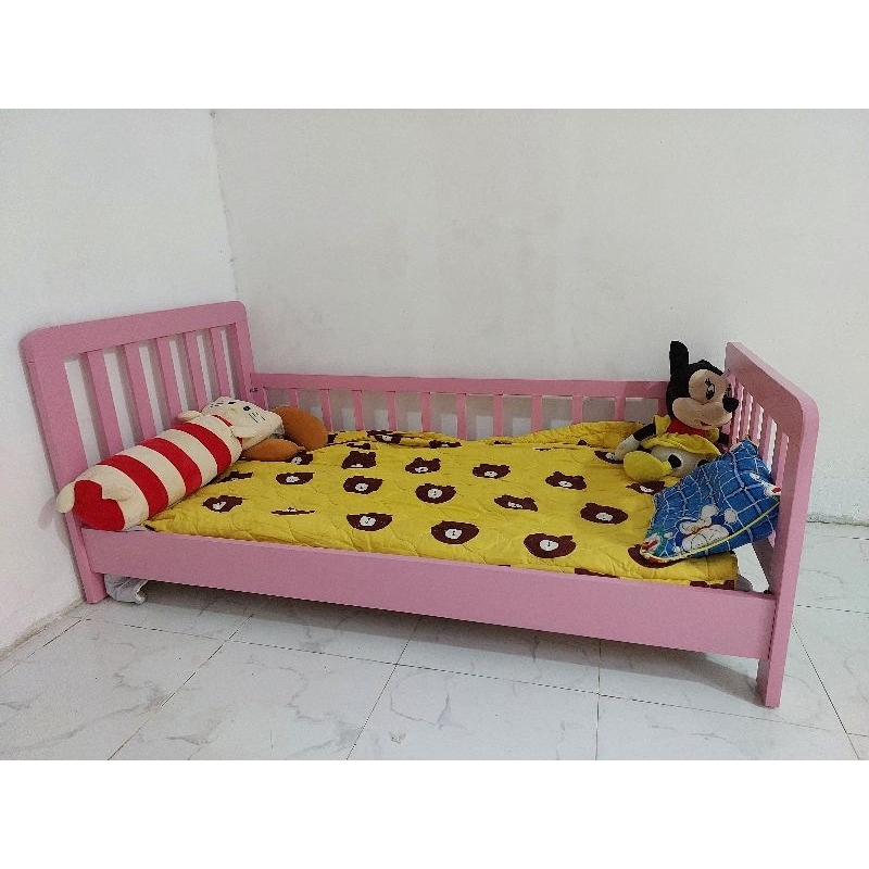 Giường  gỗ  thông nhập khẩu Trẻ em 76cm x150cm