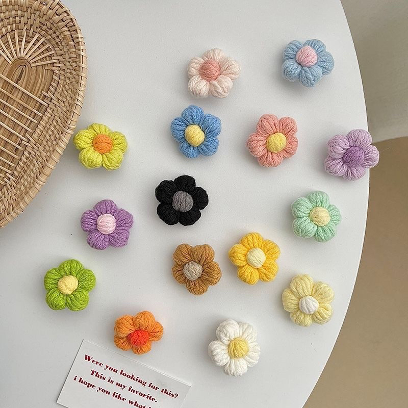 Sẵn hàng -  hoa len đủ màu sắc 5cm 5 - 6 cánh