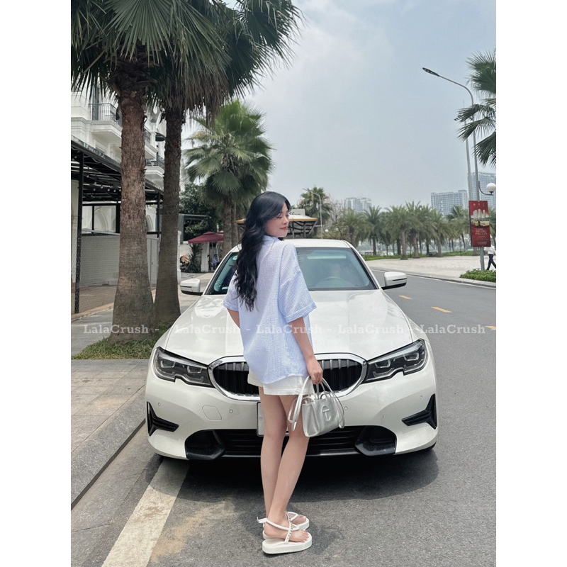 Set áo sơ mi kẻ khoá kéo 2 đầy kèm quần sooc trắng  Lalacrush