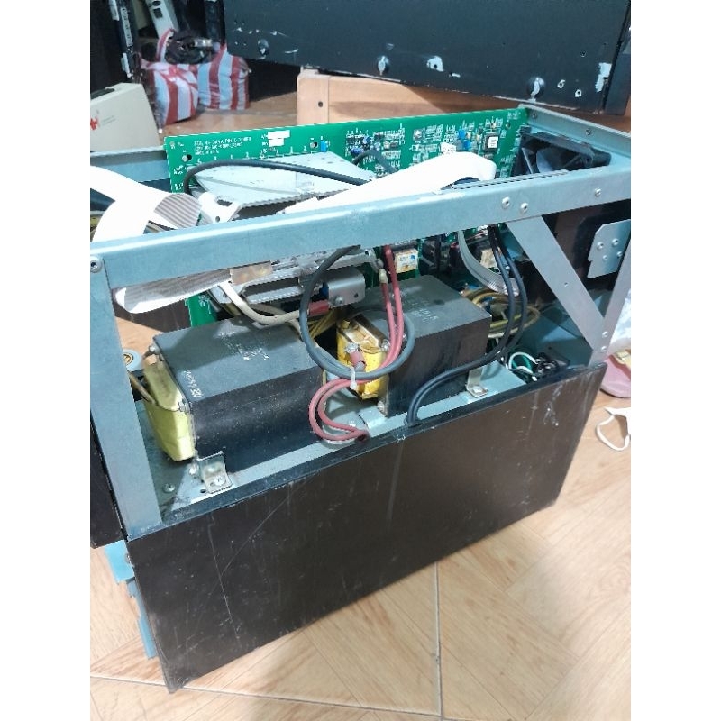 Kích điện , sóng sin , APC 2200 /1980w. Acquy hệ 48V kích lên 220V.