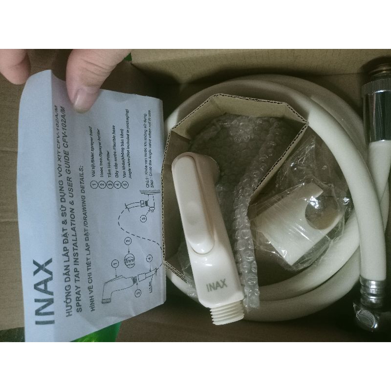vòi xịt INAX CFV-102A chuẩn chất lượng