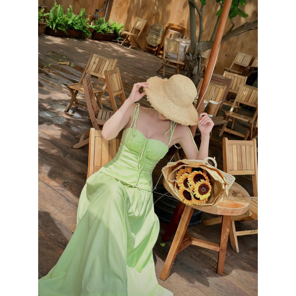 Set áo có dây trễ vai + chân váy dài siêu tôn dáng hot trend hè 2023