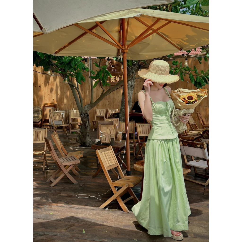 Set áo có dây trễ vai + chân váy dài siêu tôn dáng hot trend hè 2023