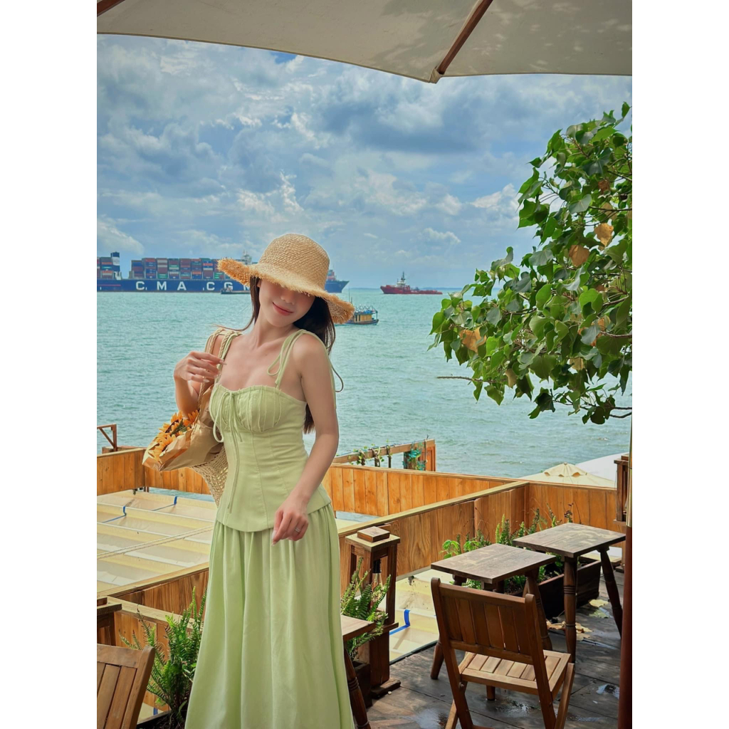 Set áo có dây trễ vai + chân váy dài siêu tôn dáng hot trend hè 2023