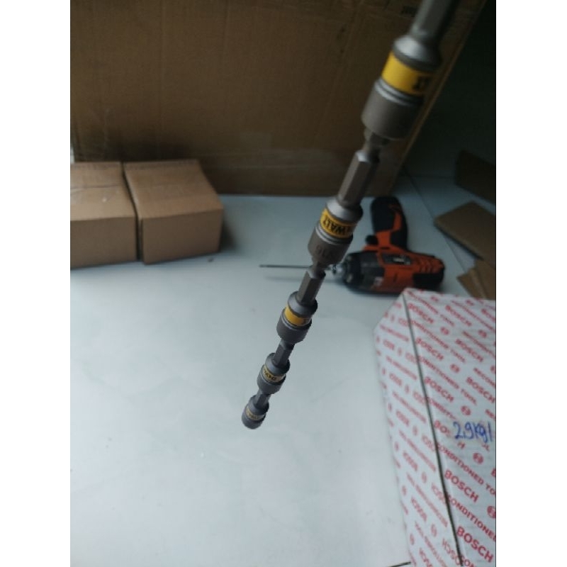 Đầu bắn tôn dewalt