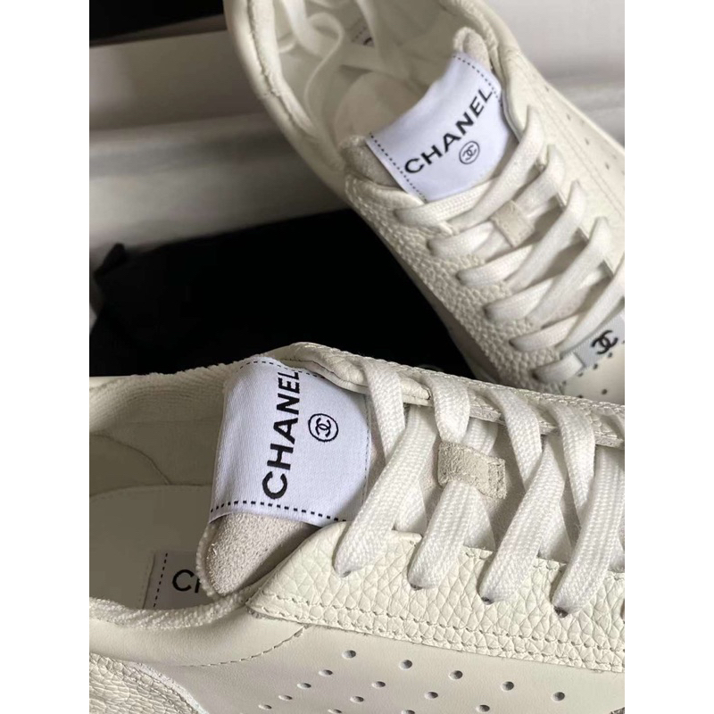 Giay thể thao trắng