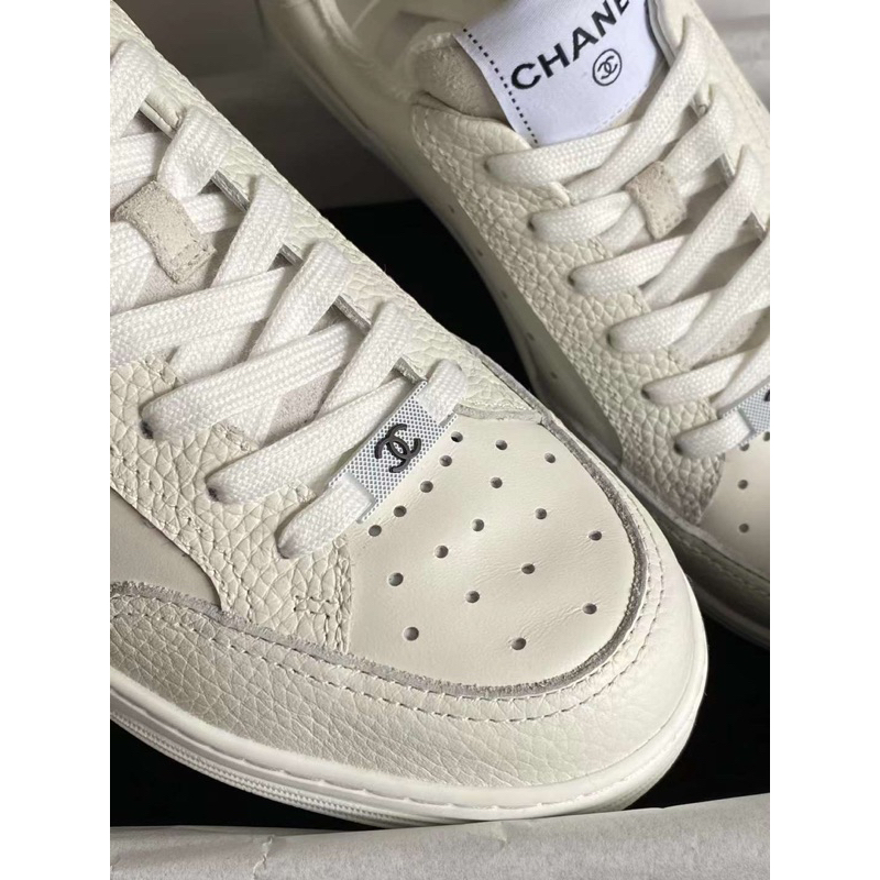 Giay thể thao trắng