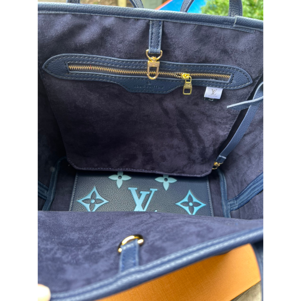 Túi Xách Lou. is vui. ttion Tote Size 31cm Màu Đen