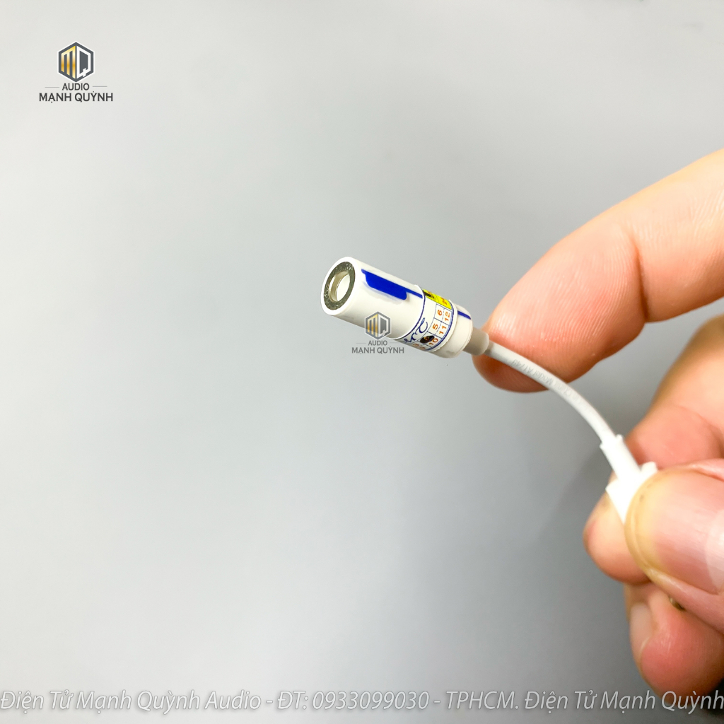 Dây Chuyển Zin Chính Hãng Lightning to 3.5mm. Có Thể Livestream/ Thu Âm Vào Điện Thoại