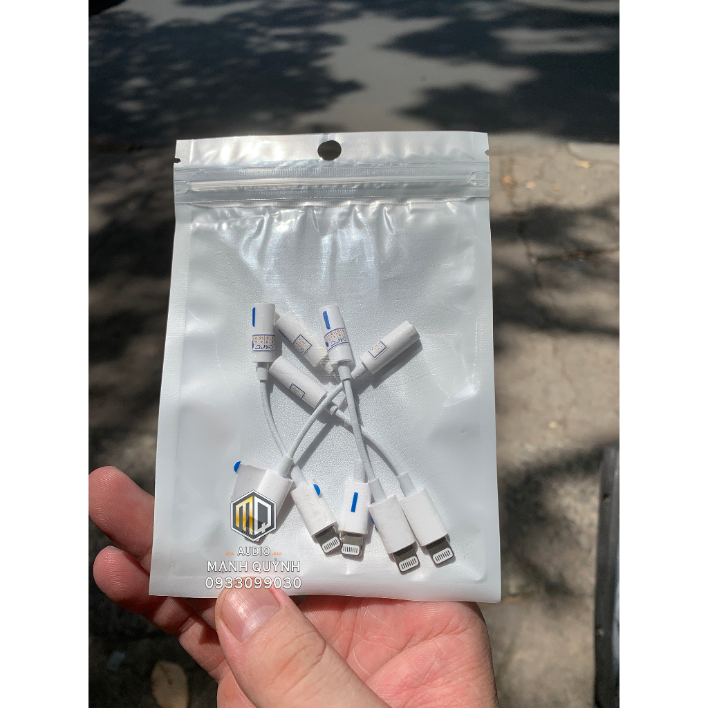 Dây Chuyển Zin Chính Hãng Lightning to 3.5mm. Có Thể Livestream/ Thu Âm Vào Điện Thoại