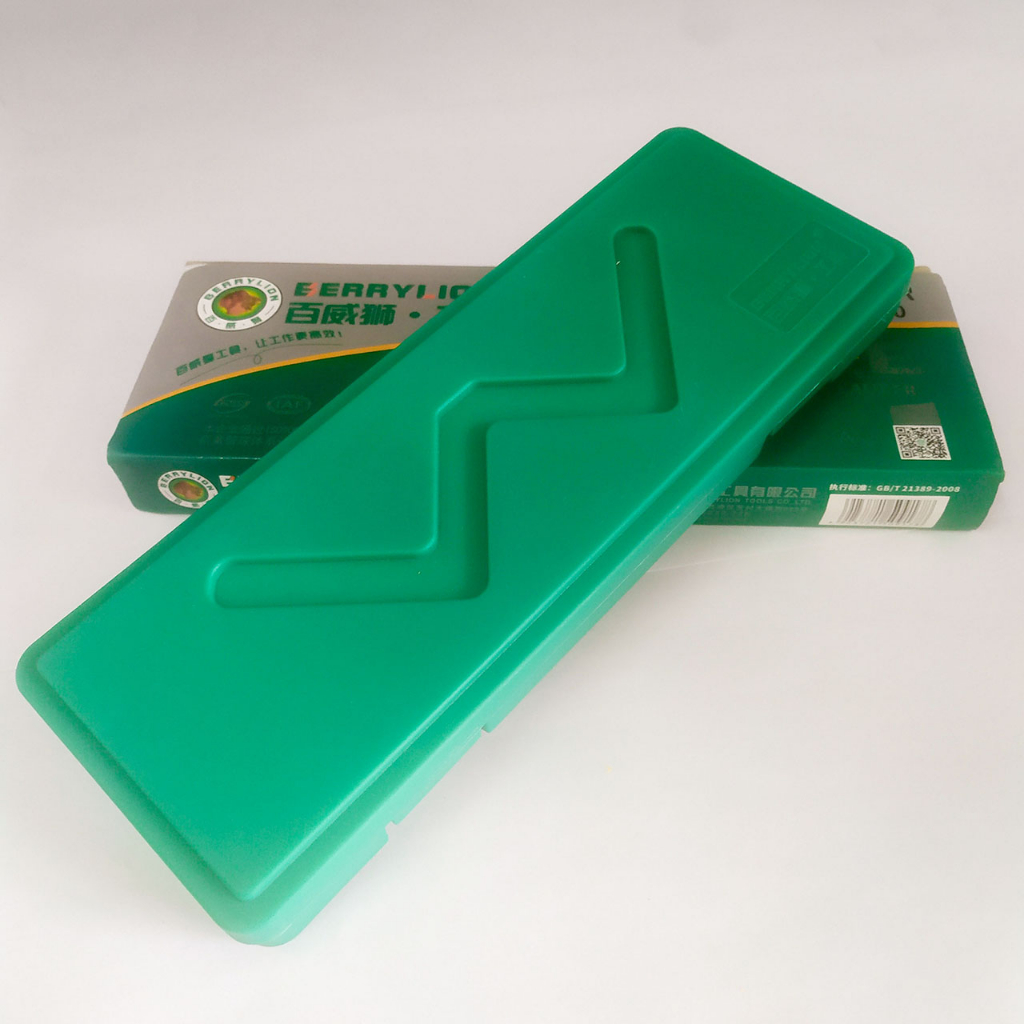 Thước cặp điện tử 150mm thân thép không gỉ mặt nhựa xanh Berrilion 070506150