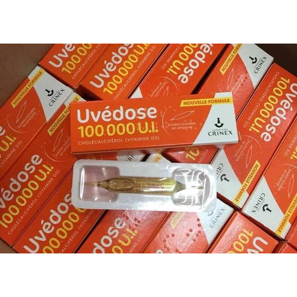 Uvedose 100000 UI Vitamin d3 liều cao cho trẻ (Pháp). Vitamin d cho bé từ 18 tháng tuổi