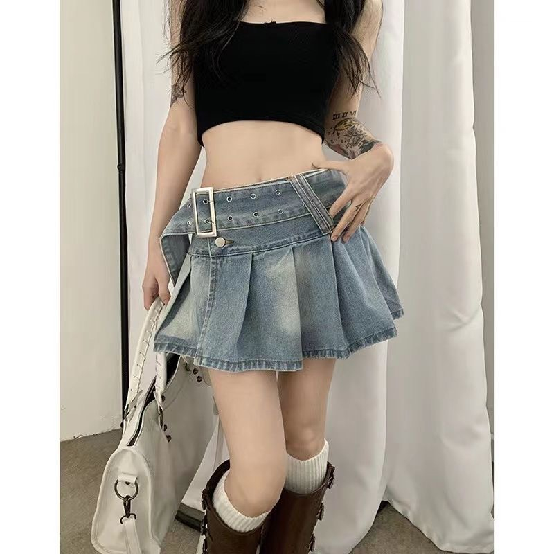 Chân váy denim xếp li dáng ngắn form xoè xẻ tà kèm đai thời trang nữ Famos