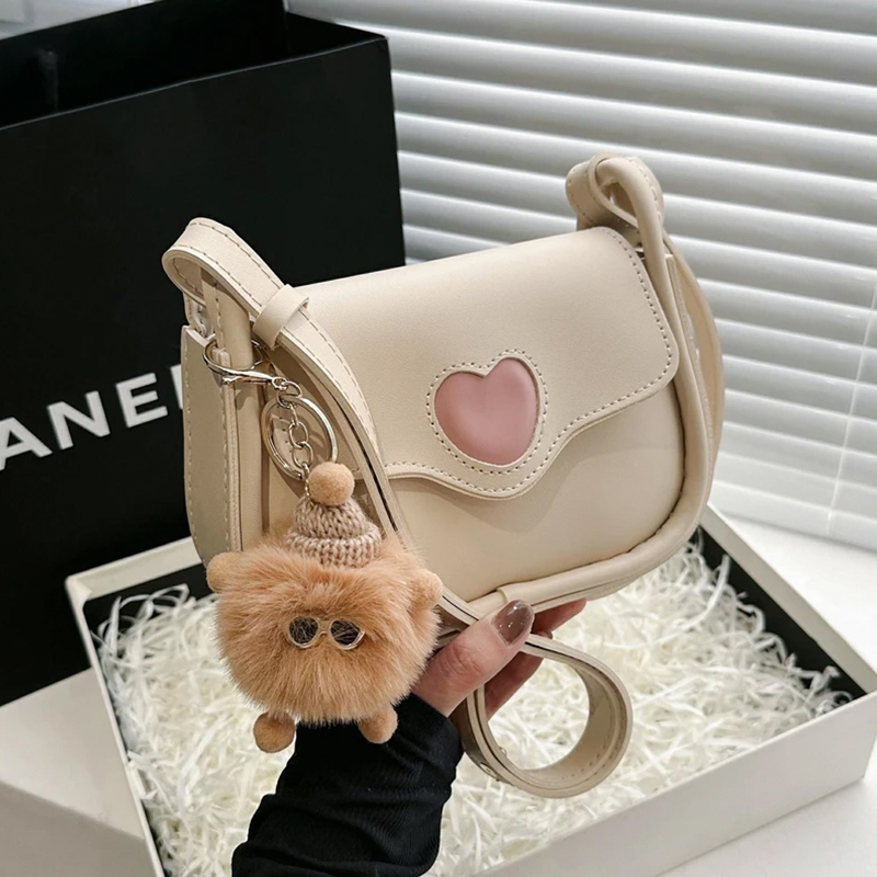 Túi đan tay handmade da Pu có hình trái tim hồng làm quà tặng thể hiện tình yêu với bạn gái - S&B