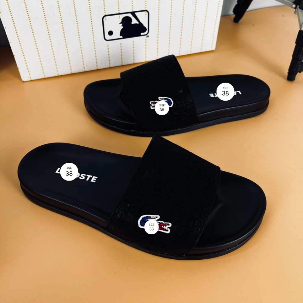 Dép Nam Quai Ngang Thêu Cá Sấu Phiên Bản Màu Đen Viền Khâu Chắc Chắn Kiểu Dáng Thời Trang Đi Êm Chân