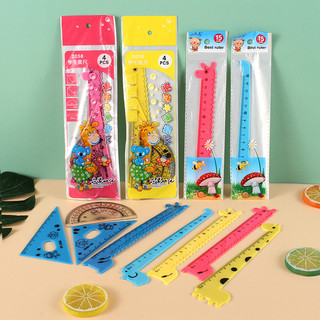 Bộ 4 thước đo bao gồm thước kẻ, thước đo độ, eke hình hươu cho bé