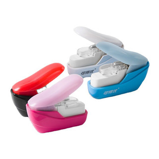 Bấm ghim 4 tờ Kw TriO (Không dùng ghim)