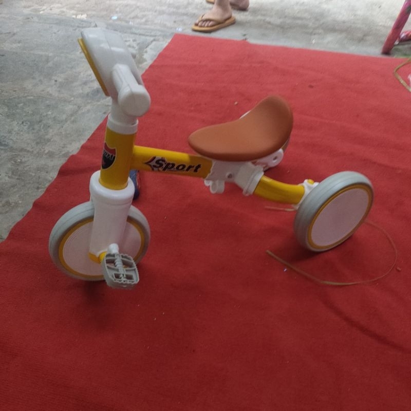 XE ĐẠP SPORT CHUẨN KIÊM XE CHÒI CHÂN 3 TRONG 1