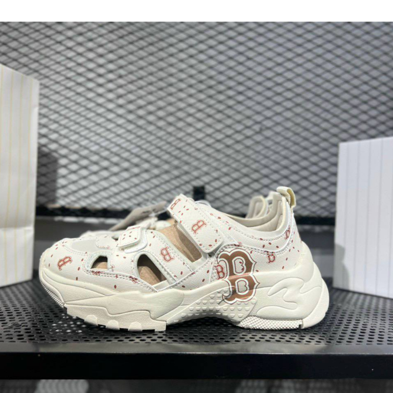 [ Hàng sẵn] GIÀY DÉP sandal MLB CHUNKY monogram b nâu độn đế, dép sục sandal mlb chữ b độn đế ảnh th