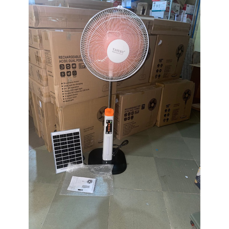 Quạt cây tích điện Yasuky 16inch tặng kèm tấm năng lượng mặt trời