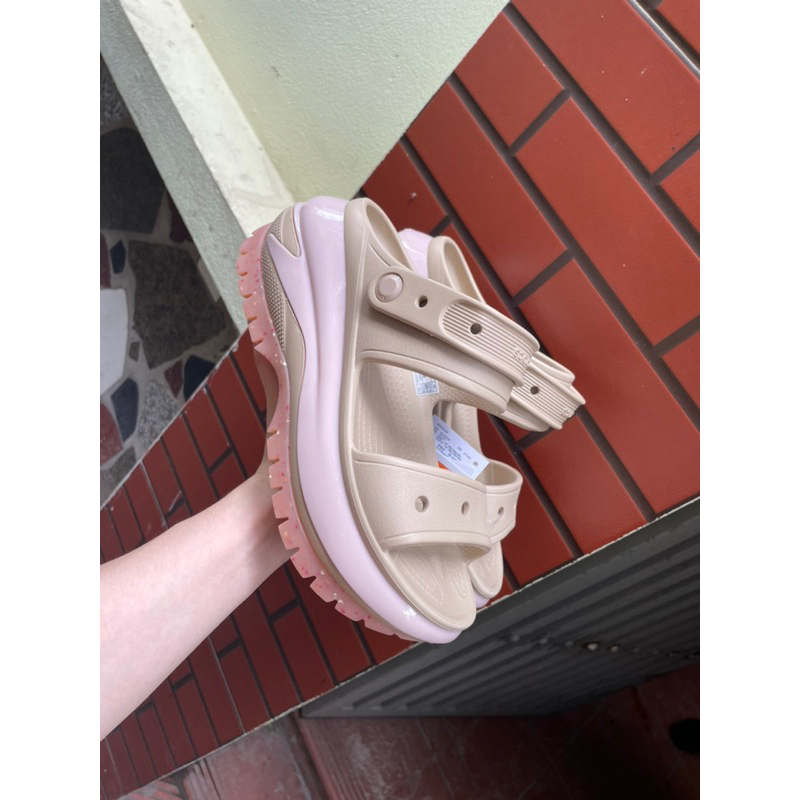 Sandal Crush Cross viền bóng đế răng cưa tặng 10 sticker