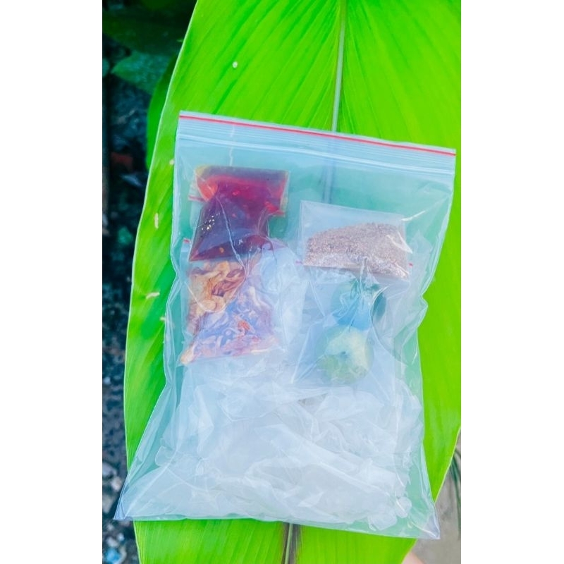 Bánh tráng phơi sương,  trộn sate, bánh me