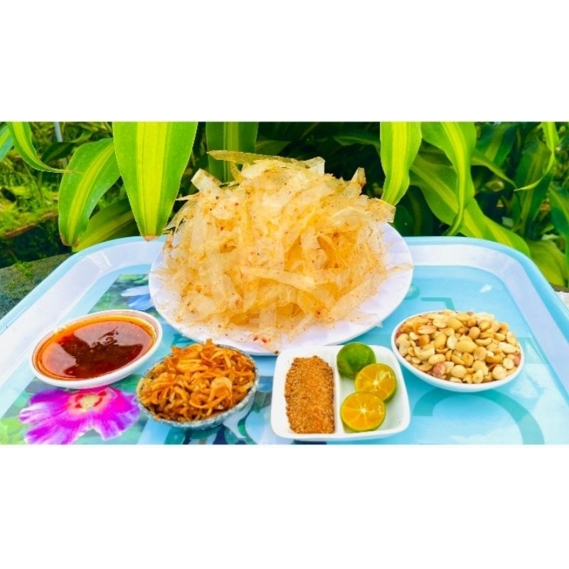Bánh tráng phơi sương,  trộn sate, bánh me