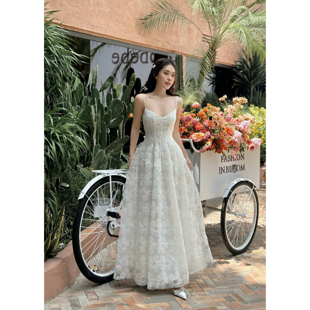 Đầm dây maxi ren nẹp eo hoa nổi đính cườm đẹp