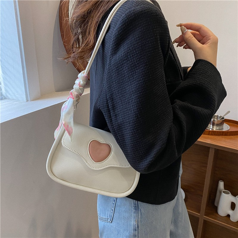 Túi đan tay handmade da Pu có hình trái tim hồng làm quà tặng thể hiện tình yêu với bạn gái - S&B