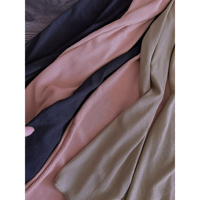 Đầm Tăm Lạnh Cổ Tim Tay Dài Loe Dáng Xoè Viền Bèo