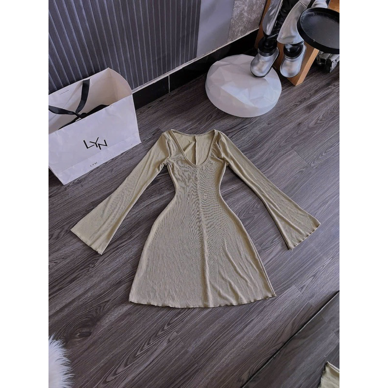 Đầm Tăm Lạnh Cổ Tim Tay Dài Loe Dáng Xoè Viền Bèo