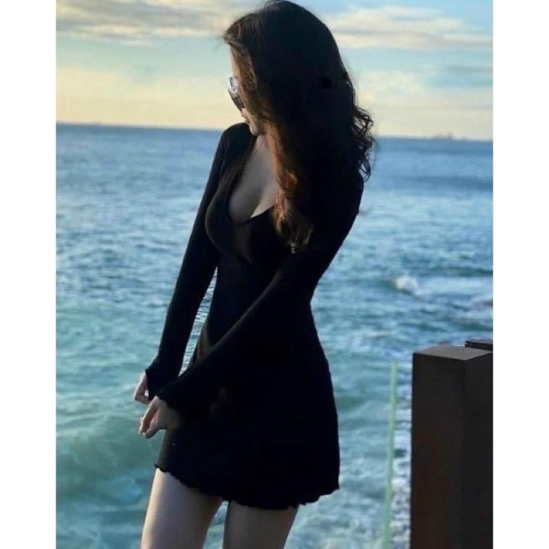 Đầm Tăm Lạnh Cổ Tim Tay Dài Loe Dáng Xoè Viền Bèo