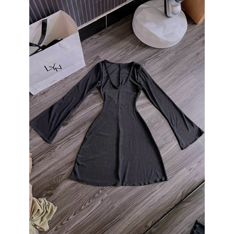 Đầm Tăm Lạnh Cổ Tim Tay Dài Loe Dáng Xoè Viền Bèo