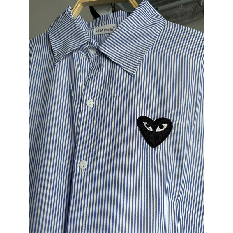 Áo sơ mi kẻ sọc thêu tim | SẴN HOẢ TỐC HN