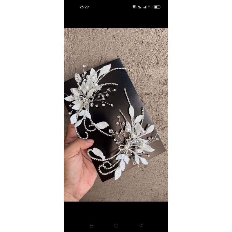 Các mẫu cài tóc cô dâu