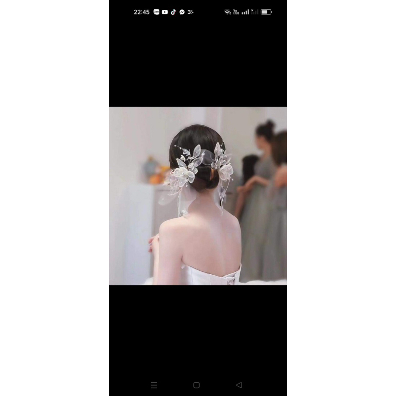 Các mẫu cài tóc cô dâu