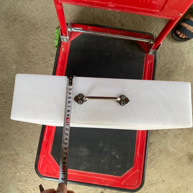 Thớt nhựa dày 10cm,KT 40x50x10cm, chuyên băm chặt, hàng việt nam chất liệu PE cao cấp, có quai xách