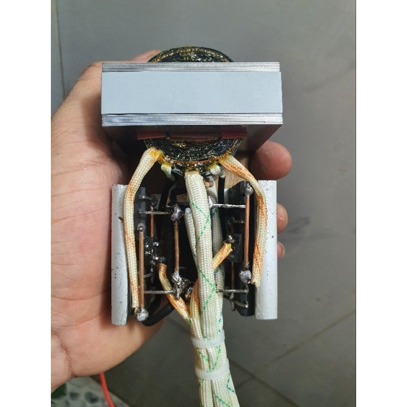 Kích Cơ Mini Chạy 4C5200 Nhỏ Gọn Trong Lòng Bàn Tay
