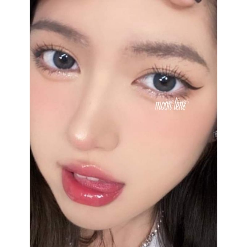 Kính áp tròng lens mắt xám tây M1 sử dụng 12 tháng tặng khay đơn bé