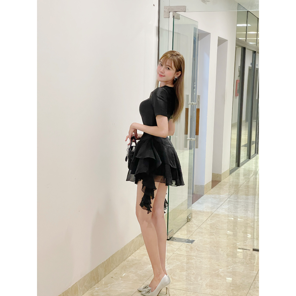 TIRA DRESS - Váy tacta phối tơ tua rua cổ đính đá thiết kế