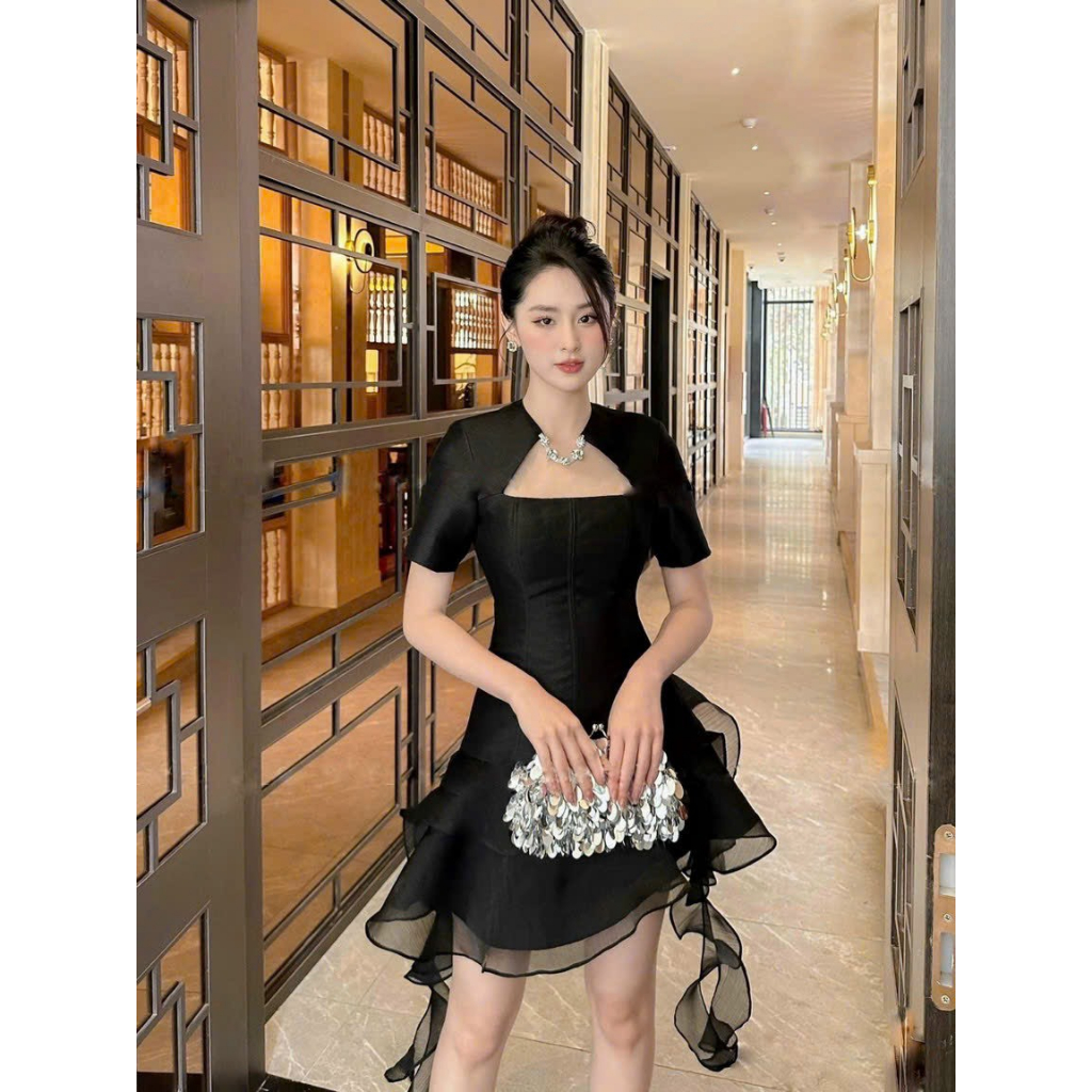 TIRA DRESS - Váy tacta phối tơ tua rua cổ đính đá thiết kế