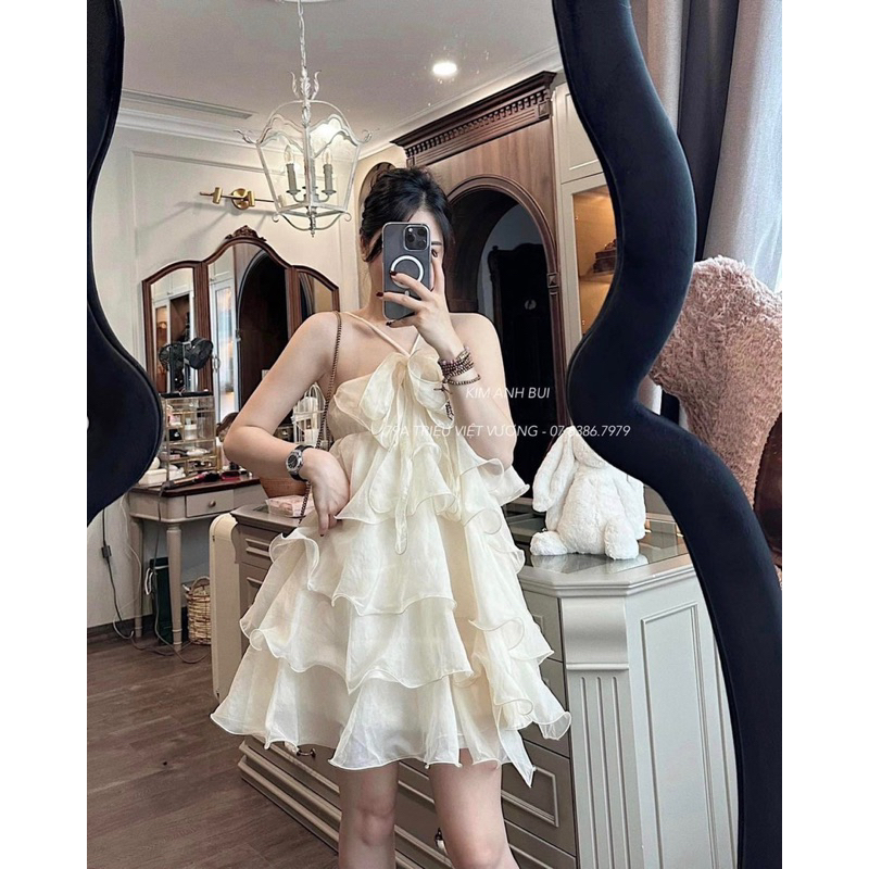 Váy Tơ Bèo Tầng Đính Nơ Kim Anh Bùi Hot Hit